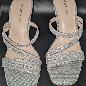 Pelle Moda Ostin sandal. Silver metallic NIB. Big Savings 1st Fair Offer Gets Em